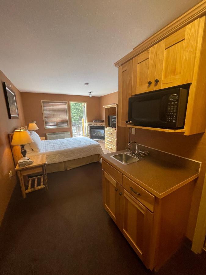 And Lodge