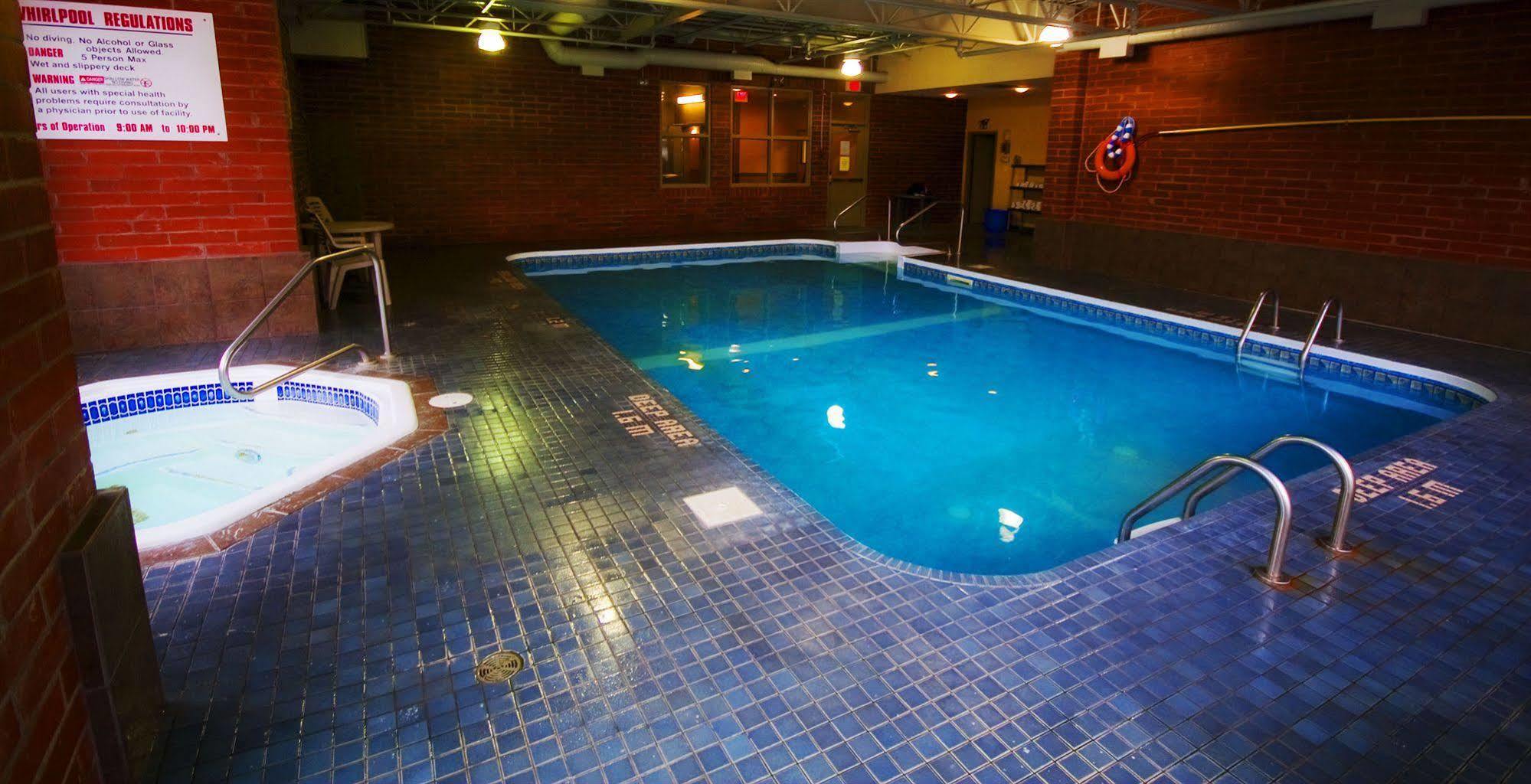 And Lodge Elkwater